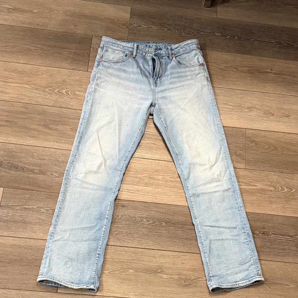 American Eagle Outfitters Light Wash Straight Jeans